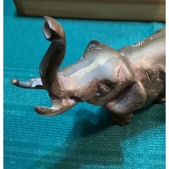 Tiny Vintage Brass Elephant Small Statue Sculpture Paper Weight Home Decor - Picture 9 of 9